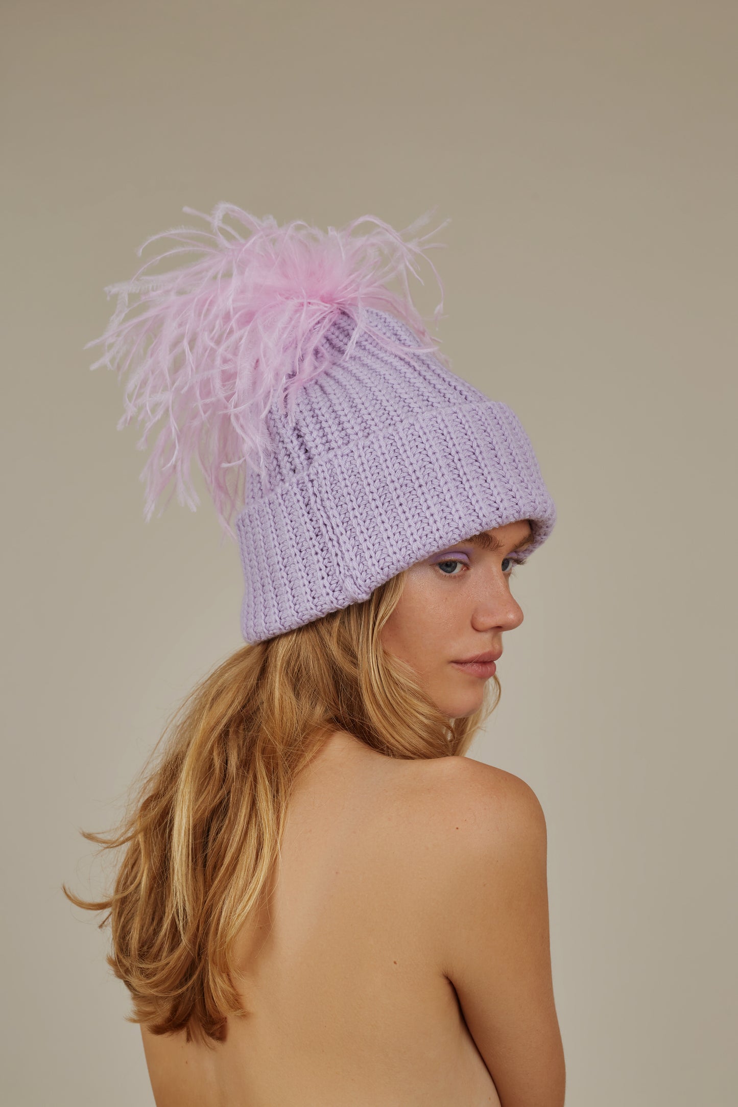 CLOVER FEATHER DECO CASHMERE BEANIE