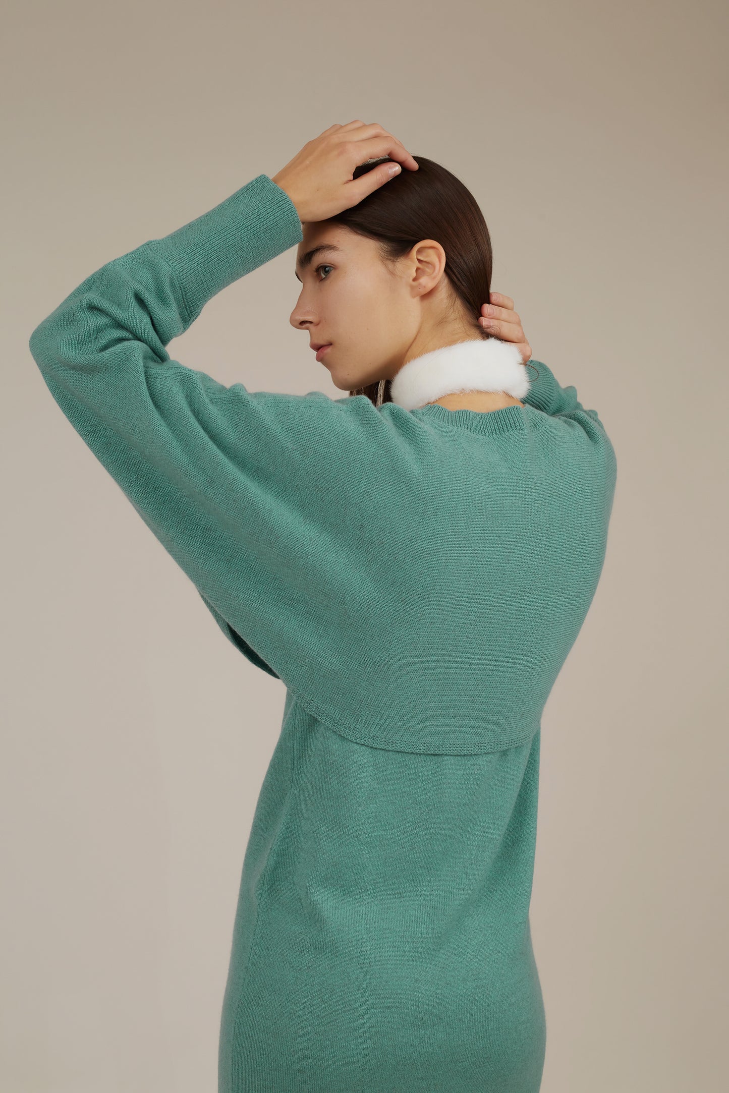 MIA CROPPED CASHMERE SWEATER