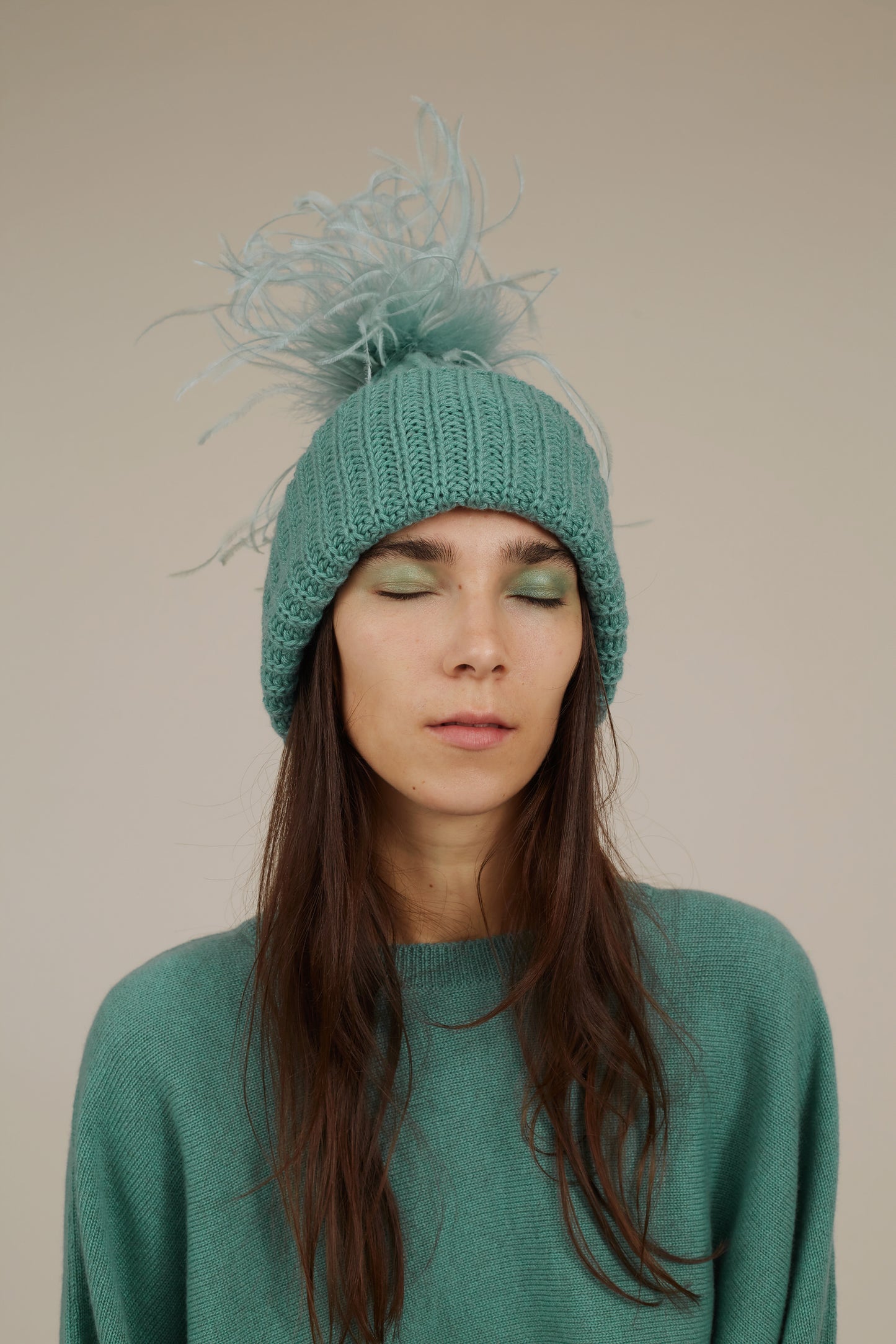 CLOVER FEATHER DECO CASHMERE BEANIE